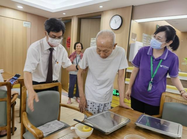 张忠德：打造中医药“医院—社区”老年康养服务新模式